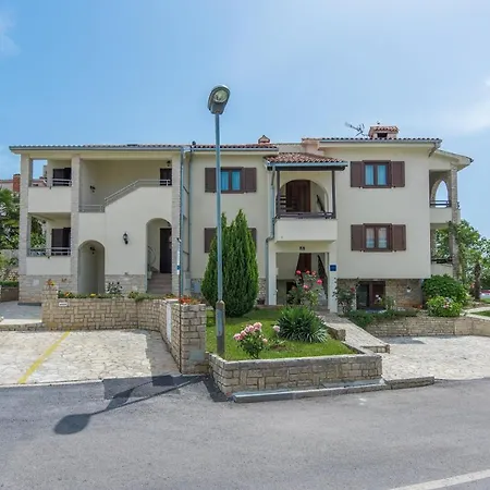 Apartmani Lorena Porec Exterior photo