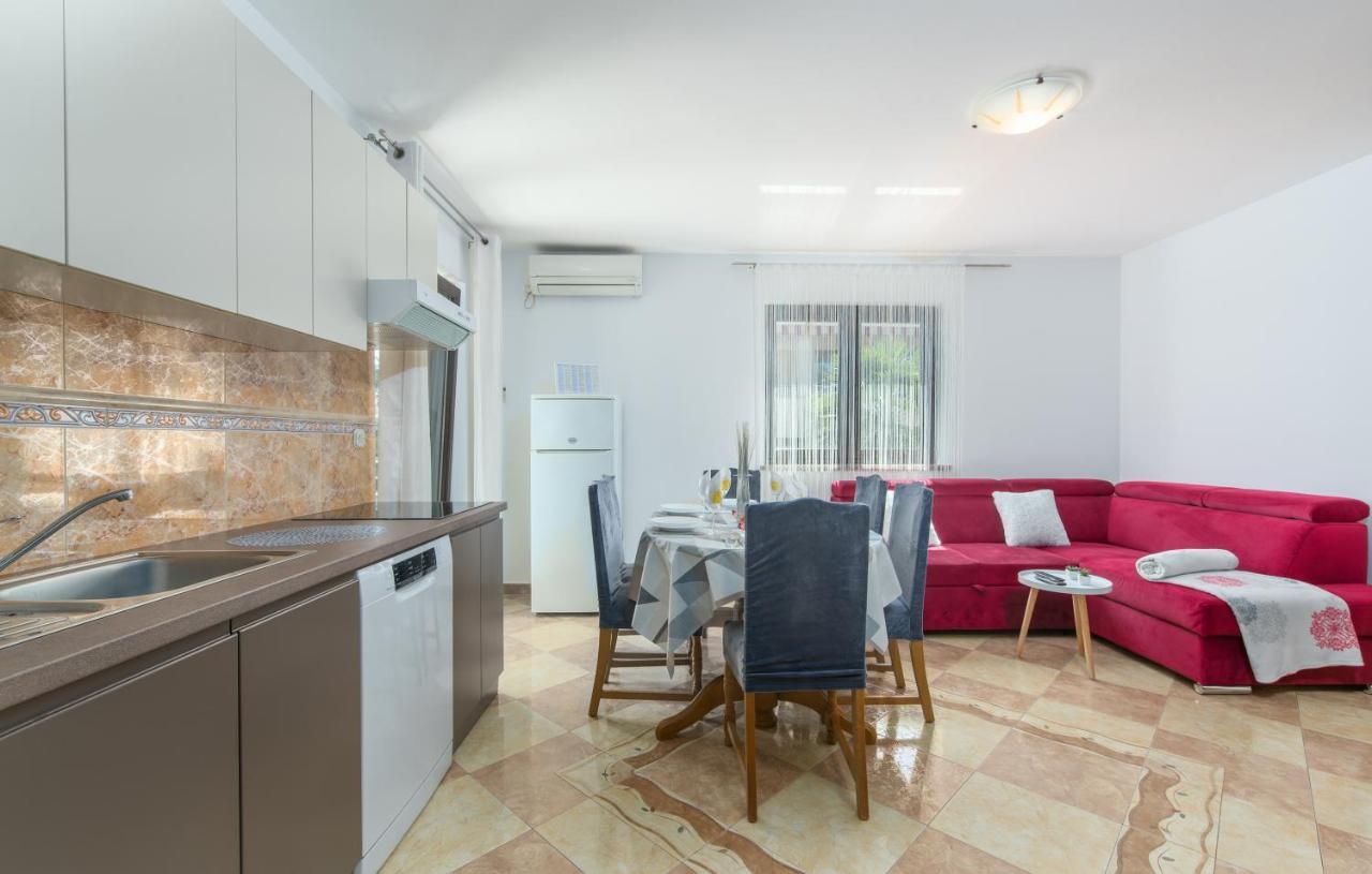 Lorena Apartment *